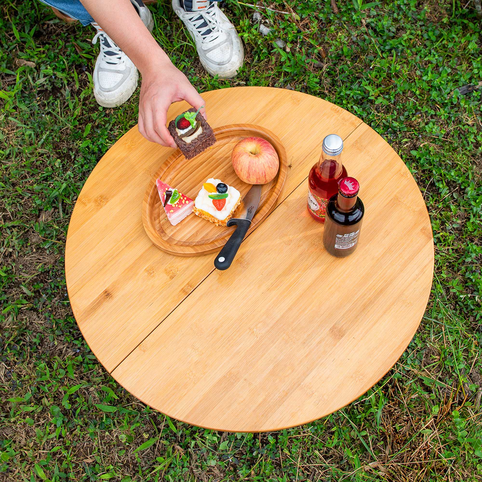 Portable bamboo round table